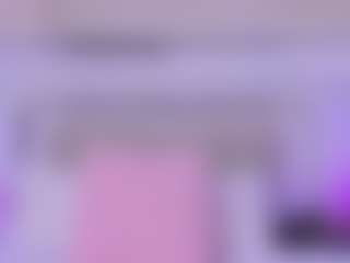 Live cam show with Laura Smith - Petite on eurowanks.com