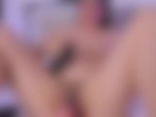 Live cam show with Laura Smith - Horny on mypornchat.com