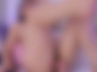 Live cam show with Laura Smith - Public on instabang