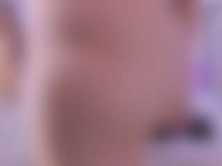 Live cam show with Laura Smith - Public on Camsoda