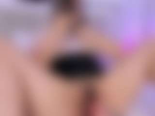 Live cam show with Laura Smith - Control on justonemore.cc