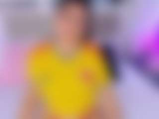 Live cam show with Laura Smith - Brown Hair Teen (18+) on Camiplay Live