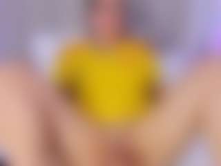 Live cam show with Laura Smith - Young Adult on liverealitysex.com