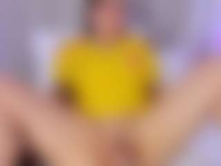 Live cam show with Laura Smith - Spank on Fling VIP Chat