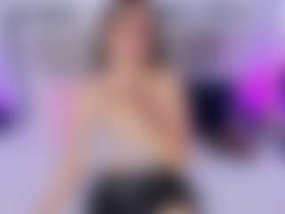 Live cam show with Laura Smith - Small Tits on TeamSkeetLive