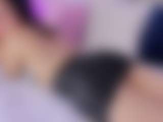 Live cam show with Laura Smith - Young Adult on Milfs Live