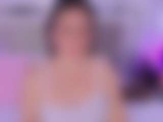 Live cam show with Laura Smith - Dildo Brown Hair on chickslive.net