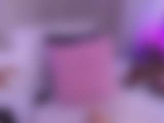 Live cam show with Laura Smith - Fingering on Camsoda