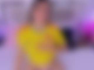 Live cam show with Laura Smith - Fingers on Camsoda