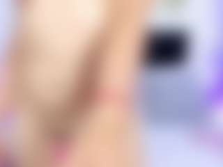 Live cam show with Laura Smith - Normal on AdultVida.com