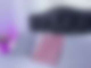Live cam show with Laura Smith - Normal on studioflirtlive.com