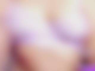 Live cam show with Laura Smith - Sexy on milfzrlive.com