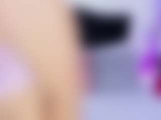 Live cam show with Laura Smith - Sexy on Instabang
