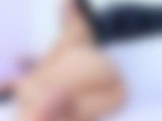 Live cam show with Laura Smith - Double Penetration on Camsoda