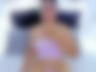 Live cam show with Laura Smith - Oil on Camsoda
