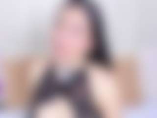 Live cam show with Laura Smith - Squirt Teen (18+) on Camsoda Late Night