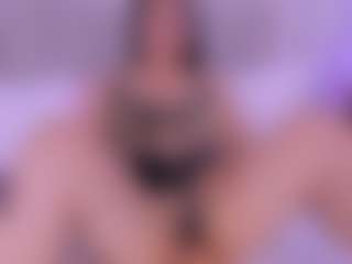 Live cam show with Laura Smith - Oil on Dolls Live