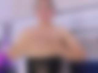 Live cam show with Laura Smith - Double Penetration on Milfs Live