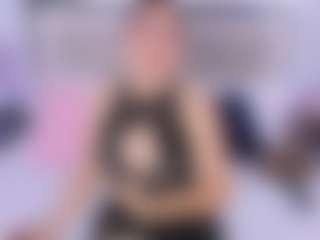 Live cam show with Laura Smith - Oil on Camsoda