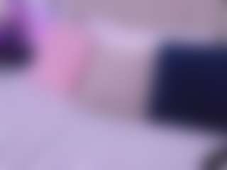 Spettacolo in cam dal vivo con Laura Smith - Squirt Curvy su Camsoda