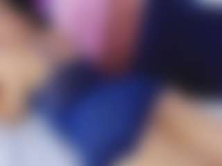 Live cam show with Laura Smith - Double Penetration on Camsoda