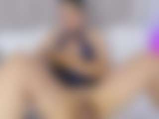 Live cam show with Laura Smith - Small Tits on crypto-cams