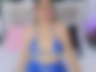 Live cam show with Laura Smith - Normal on Milf Play