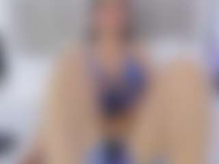 Live cam show with Laura Smith - Spank on Camsoda.co