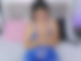 Live cam show with Laura Smith - Public on TottyGirls