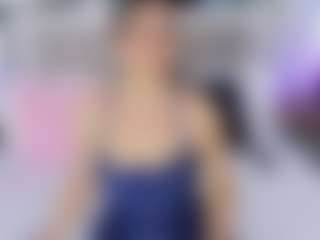 Live cam show with Laura Smith - Petite on instabang