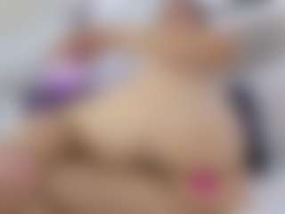 Live cam show with Laura Smith - Fetish on SxyPornLive