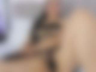 Live cam show with Laura Smith - Tattoos on makecum.org