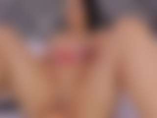 Live cam show with Laura Smith - Public on Dare Cams