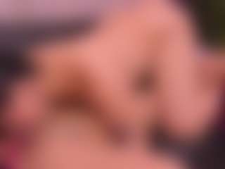 Live cam show with orchid-devourer - Kisses on Camsoda