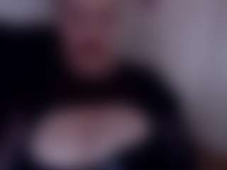 Live cam show with MistressDemiSweet - Muscle on WildCum