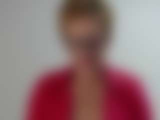 SofieVelvet MILF webcam performer live streaming