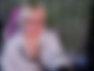 Live cam show with Tiffany-Brawn - Shaved on Milfs Live