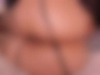 Live cam show with chloe-watsonxx - Thin on Fit Hotties