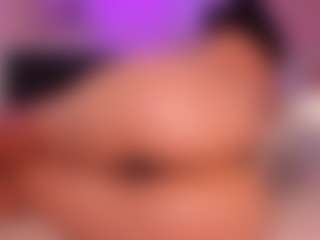 chloe-watsonxx's Live Sex Cam Show
