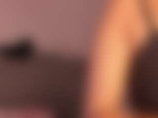 chloe-watsonxx's Live Sex Cam Show