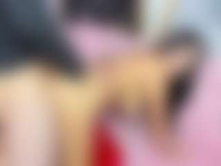 Live cam show with SaraHagen - Tease on Camsoda