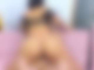 Live cam show with SaraHagen - Tease on Camsoda