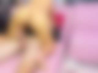 Live cam show with SaraHagen - Tease on Dolls Live
