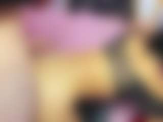 Live cam show with SaraHagen - Strip on Camiplay Live
