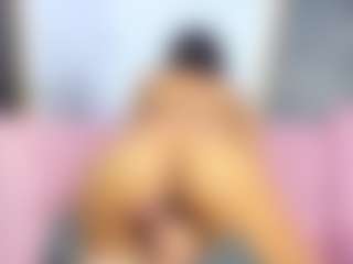 Live cam show with SaraHagen - HD on CamwithHer
