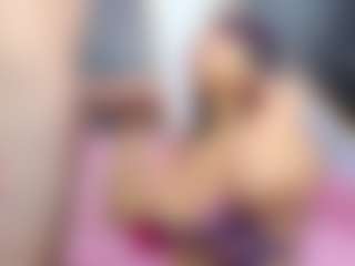 Live cam show with SaraHagen - Tease on StripNow