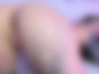 Gorgeous-Luna's Live Sex Cam Show