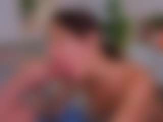Live cam show with AudreyBrookss - Gagging on AdultVida.com