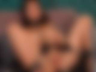 Live cam show with Daniela-Brooks - Moaning on fapnchat