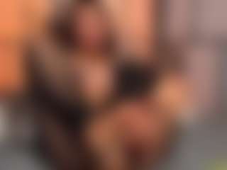 Live cam show with Daniela-Brooks - Green Eyes on StripNow